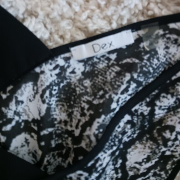 DEX Women's Sleeveless Top Size Medium White Black Animal Print Light Shear - Picture 5 of 8